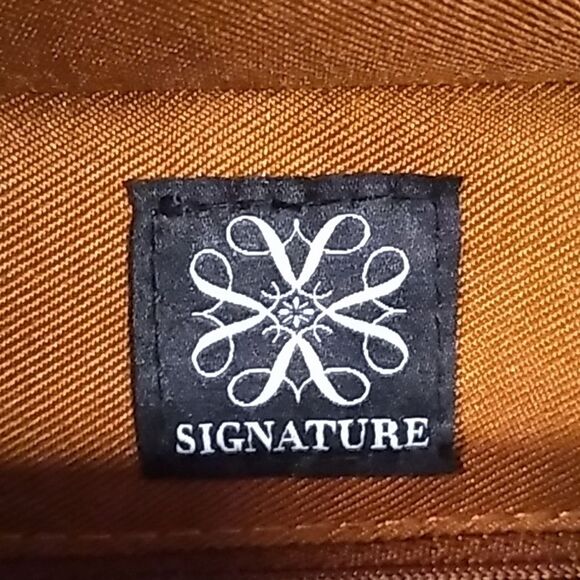 SIGNATURE Brown Tassel Crossbody Bag. NWOT - Picture 13 of 13